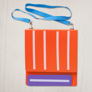 Kit emploi du temps avec support et panneaux colorés.